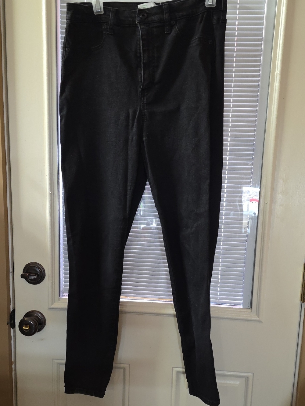 High-Rise Black Women’s Skinny Jeans